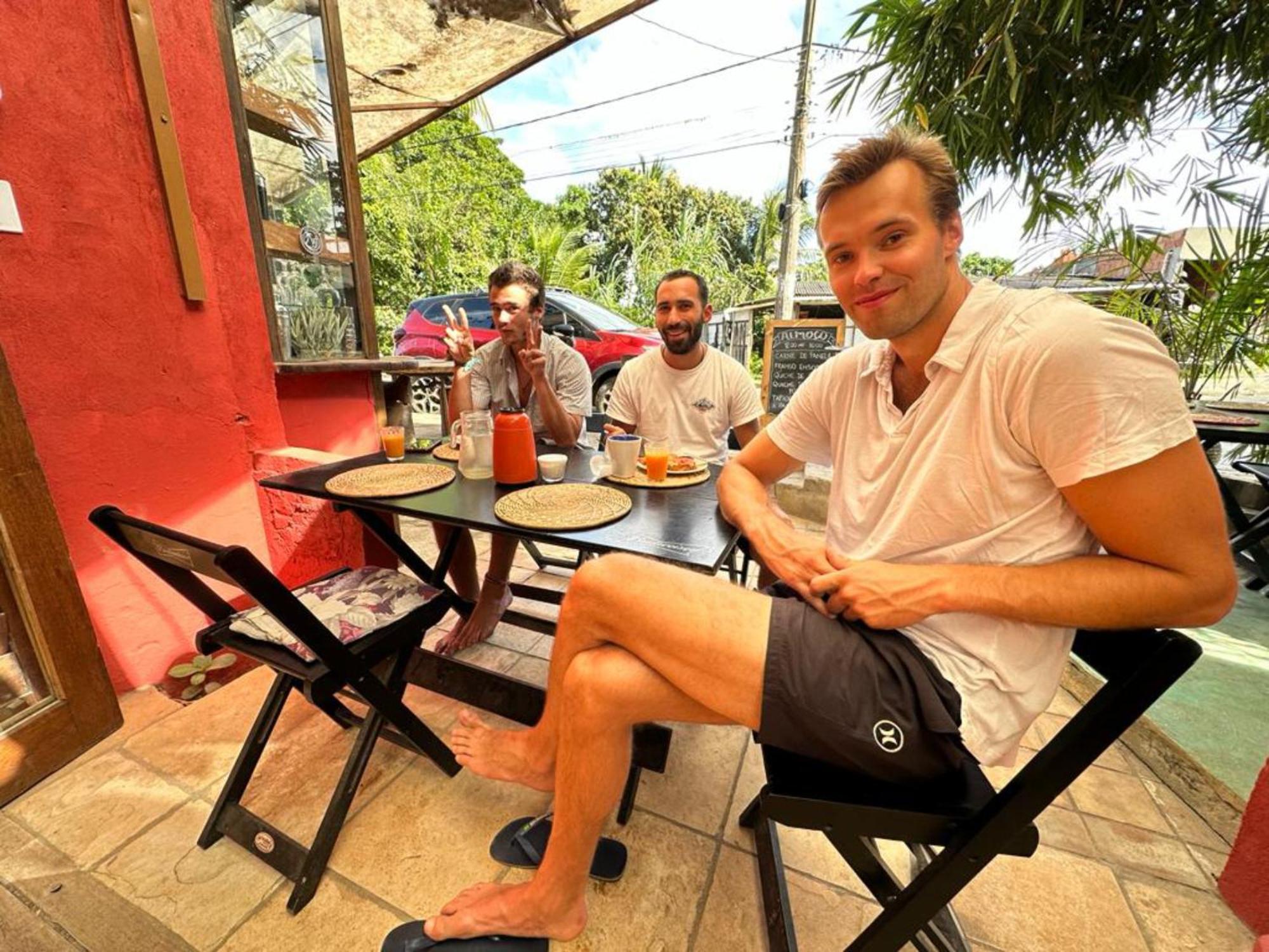 Mais Que Nada Itacare - Hostel, Bar & Breakfast Exterior photo